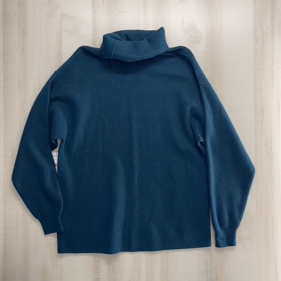 nwt FREE PEOPLE softly structured oversized tunic turtleneck sweater deep jade - Picture 7 of 7